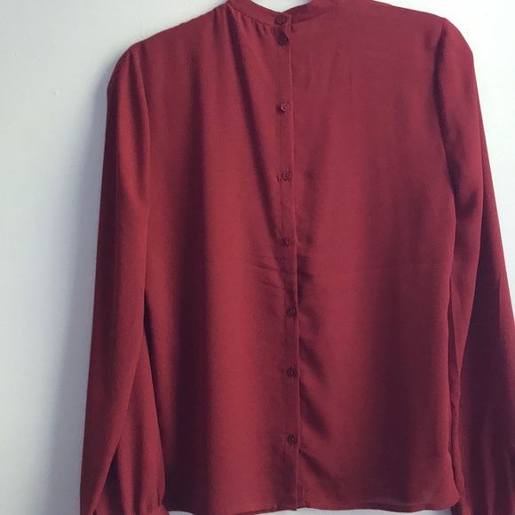 🍁 Express Red Back-Button Blouse 📚 - Picture 4 of 8